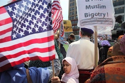 ثلثا المسلمين الأمريكيين غير راضين عن المسار الحالي للولايات المتحدة