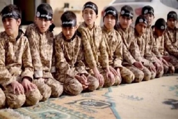 İŞİD İraqdan oğurladığı uşaqları Suriyada döyüşdürür