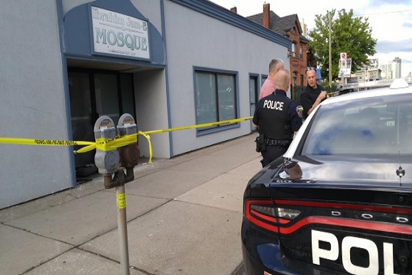 Police in Hamilton, Canada, Take Diversity Recruiting Efforts to Mountain Mosque