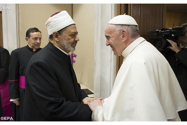 Pope, Al-Azhar Sheikh Meet in Vatican