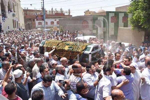 جنجال دفن پیکر مرحوم «محمد عبدالوهاب طنطاوی» در منزل شخصی