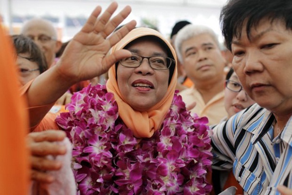 Singapore:donna musulmana eletta presidente