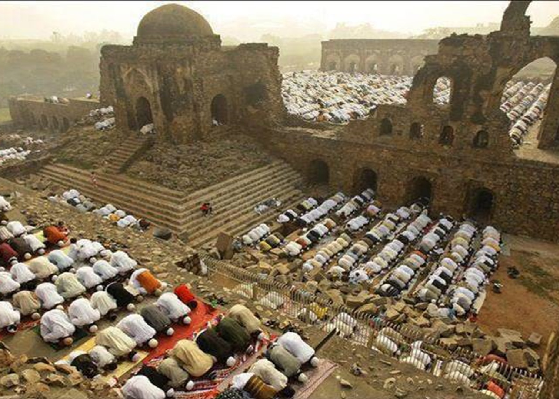 India: costruzione di un tempio sul sito della moschea Babri