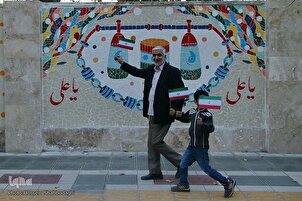 بالصور..أجواء الفرح تعمّ شوارع إيران بعد فوز المنتخب الإيراني