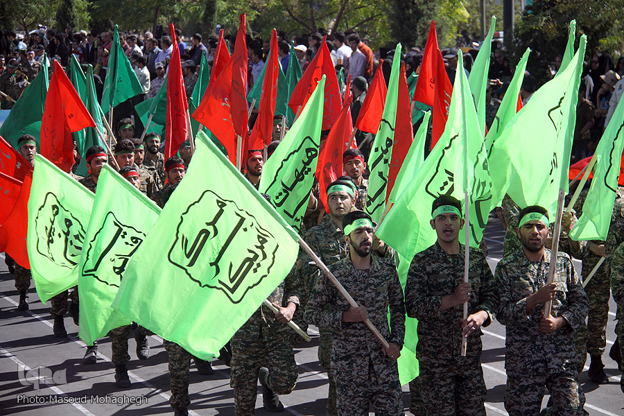 رژه نیروهای مسلح استان سمنان در هفته دفاع مقدس