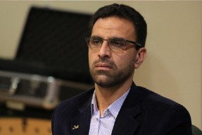 تقویت مکارم اخلاقی از طریق انس با قرآن در سن کم تاثیر گذارتر است