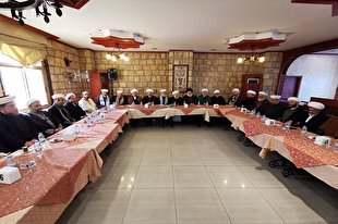 قدس و سرزمین فلسطین به هیچ وجه فروشی نیست
 