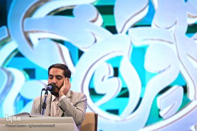 فیلم | تلاوت «هادی موحدامین» از سوره احزاب