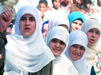 روایت تاریخی حجاب در الجزایر/ زنانی که بد حجابی نمی‌شناسند + عکس