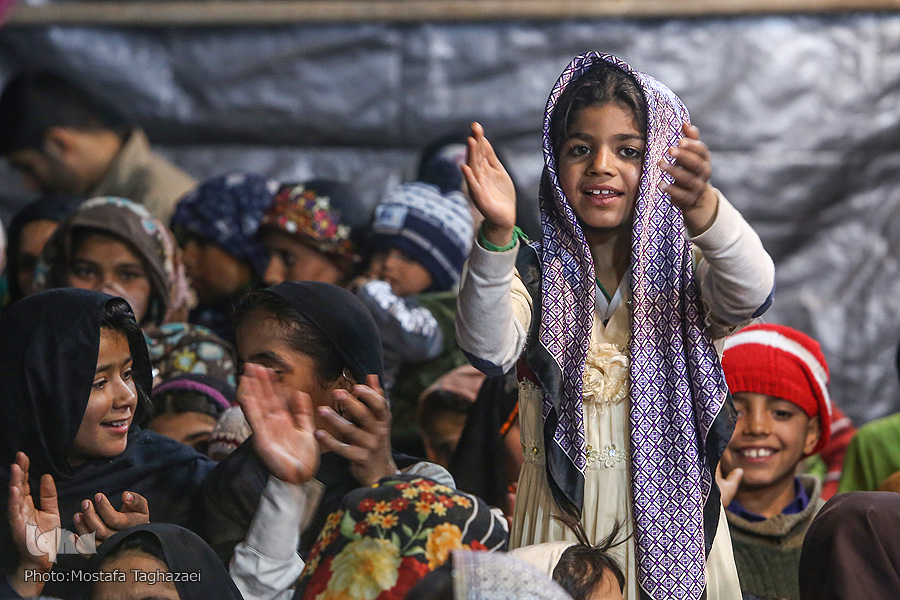 جهادگران مکتب سلیمانی؛ از آب‌رسانی به روستاهای سیستان تا تهیه خانه برای زلزله‌زدگان + فیلم
