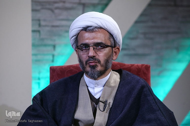 سلیمانی امیری عضو هیئت علمی موسسه آموزشی امام خمینی (ره) شهید سلیمانی مصداق بارز ایثار و فداکاری در حفظ آرمانها بود