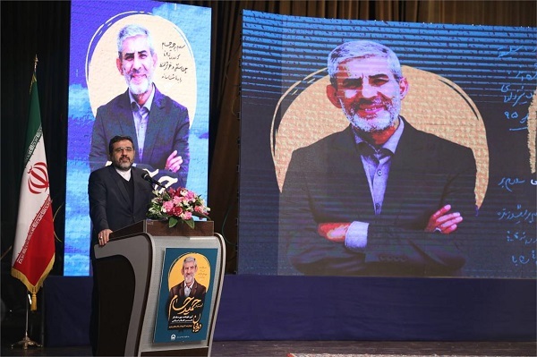 ادیبان و هنرمندان پیشرفت‌های بزرگ انقلاب اسلامی را روایت کنند