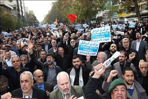 راهپیمایی نمازگزاران تهرانی در محکومیت هتک حرمت قرآن