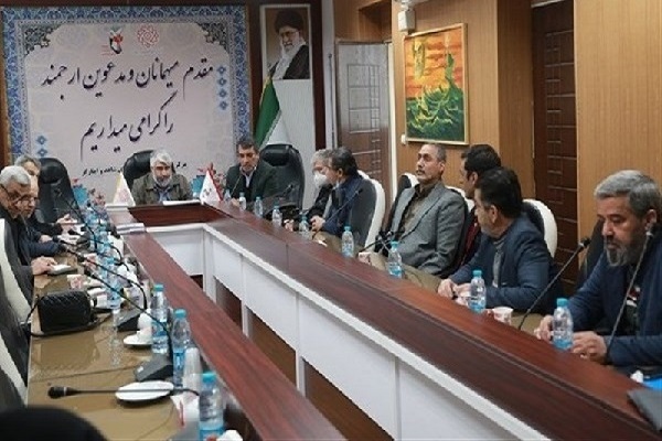 نخبگان و تشکل‌های شاهد و ایثارگر در مسائل فرهنگی مطالبه‌گر باشند