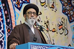 امام‌(ره) با پشتیبانی مردم همه معادلات را برهم زد