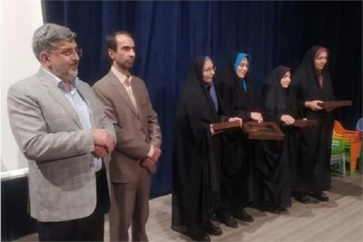 تجلیل از مربیان و قرآن‌آموزان سمنانی با حضور مدیر کل فرهنگ و ارشاد اسلامی سمنان