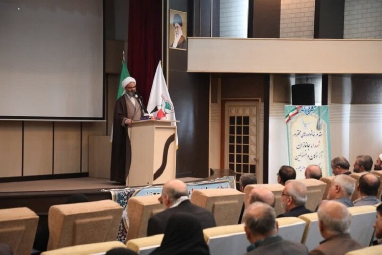 حجت الاسلام مطیعی نماینده ولی فقیه در استان سمنان در جمع مادران شهید و جانباز حجت الاسلام مطیعی نماینده ولی فقیه در استان سمنان در جمع مادران شهید و جانباز