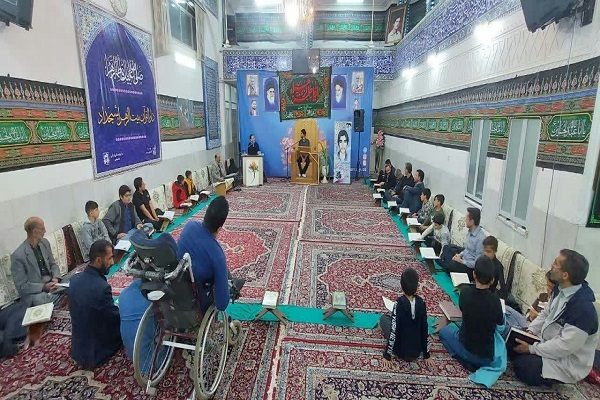 آشنایی با فنون تلاوت در دارالقرآن بیت‌الزهرا(س) شیخداد