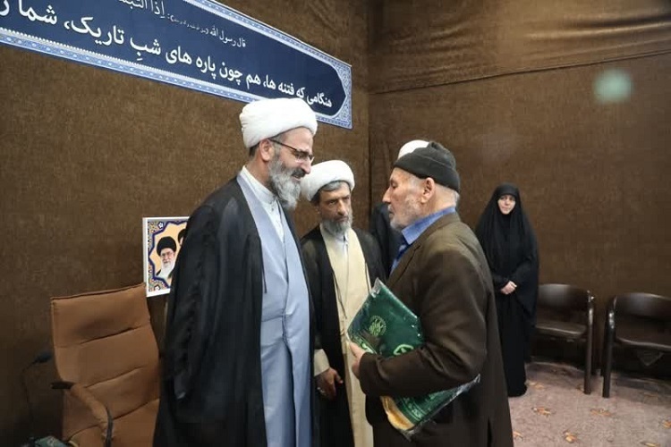 دیدار حجت الاسلام مطیعی نماینده ولی فیه در استان سمنان با فعالان قرآنی