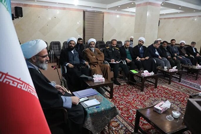 برنامه‌های اعتکاف، مردمی باقی بمانند