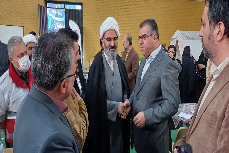 مهدی آقا براری سرپرست معاونت سیاسی امنیتی استانداری سمنان در بازدید از اردوی درمانی کفیل