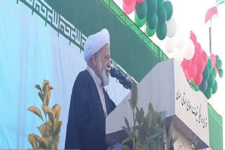 آیت الله مصباحی مقدم ،نماینده مردم استان تهران در مجلس خبرگان رهبری در راهپیمایی 22 بهمن سمنان