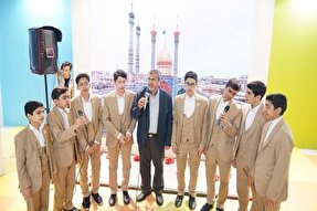 اجرای گروه همخوانی کریمه اهل بیت(ع) در نمایشگاه قرآن