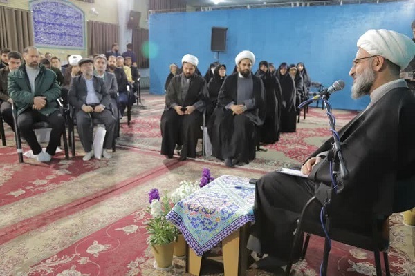 دیدار رمضانی حجت الاسلام مطیعی نماینده ولی فقیه در استان سمنان با مداحان دیدار رمضانی حجت الاسلام مطیعی نماینده ولی فقیه در استان سمنان با مداحان