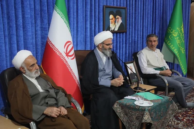 دیدار حجت الاسلام مطیعی نماینده ولی فقیه در استان  با خادمیان کانونهای رضوی استان سمنان