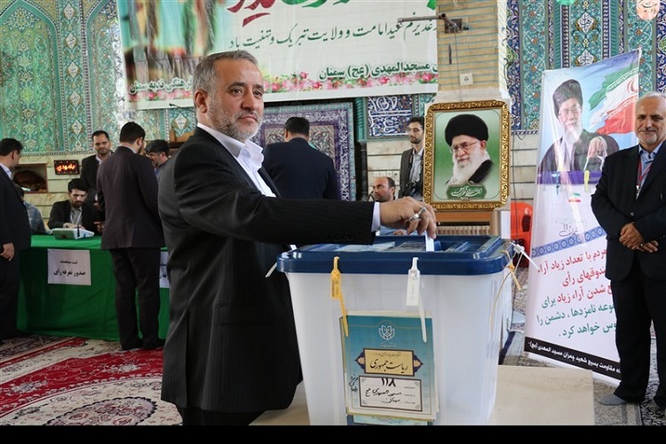 حضور سید محمدرضا هاشمی استاندار سمنان در انتخبات ریاست جمهوری
