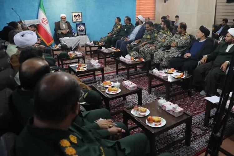 دیدار حجت الاسلام مطیعی نماینده ولی فقیه در استان سمنان با فرماندهان نظامی و انتظامی دیدار حجت الاسلام مطیعی نماینده ولی فقیه در استان سمنان با فرماندهان نظامی و انتظامی