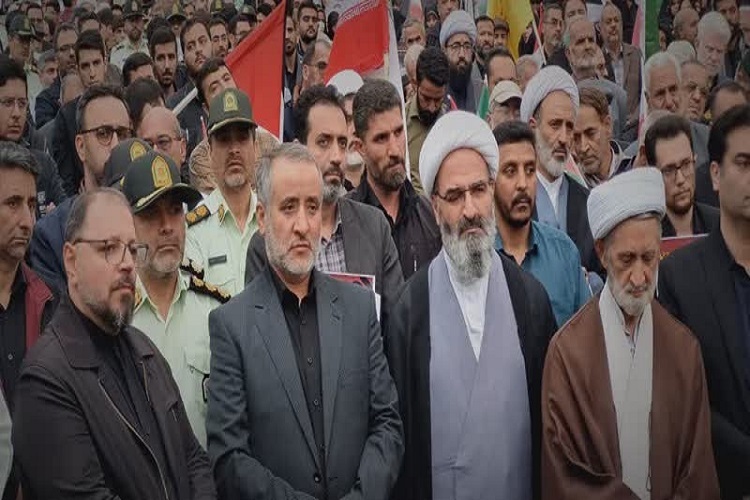 حضور مسئولان استان سمنان در تجمع مردمی به مناسبت شهادت دبیر کل حزب الله لبنان حضور مسئولان استان سمنان در تجمع مردمی به مناسبت شهادت دبیر کل حزب الله لبنان