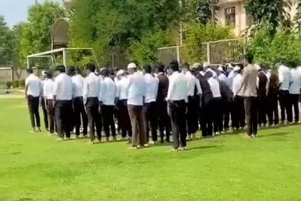 دستگیری دانشجوی هندی به علت اقامه نماز در محوطه دانشگاه