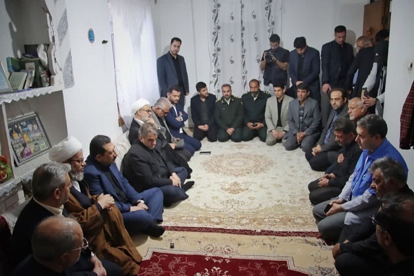 دلجویی وزیر صمت و استاندار سمنان از خانواده جانباختگان حادثه معدن مهماندویه دامغان