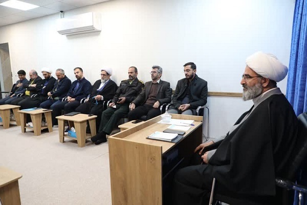 حجت  الاسلام مرتضی مطیعی نماینده ولی فقیه در استان سمنان در دیدار با اعضای ستاد اعتکاف سمنان