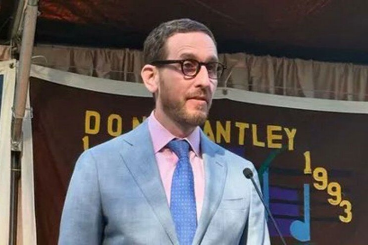 اعتراف سناتور یهودی آمریکایی به نسل‌کشی در غزه