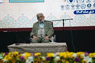 تقدم تربیت اعتقادی بر قانون در سیره نبوی