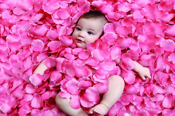 آیین گل غلتان نوزادان