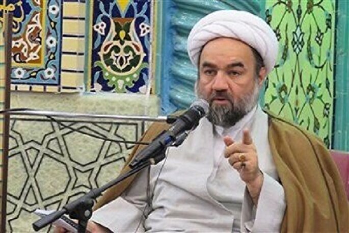 معلمان موفق برای دانش‌آموزان نقش پدر و مادر را ایفا می‌کنند