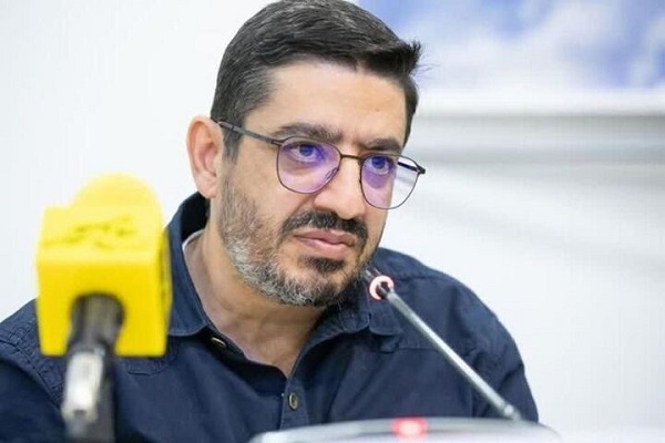 هنر متعهد سنگری برای دفاع از حقیقت است