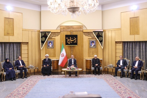 همکاری با کشور‌های همسو راهی برای دستیابی به توسعه است