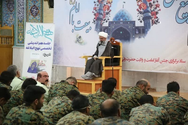 حجت  الاسلام مرتضی مطیعی نماینده ولی فقیه در استان سمنان در ستاد فرماندهی ناجا