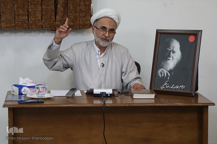 جامعه امروز از شاخصه‌های عدالت در نگاه علامه حکیمی دور شده است