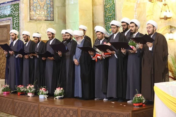 جشن حفظ کل طلاب و عمامه‌گذاری در مسجد علمیه دارالسلام برگزار شد