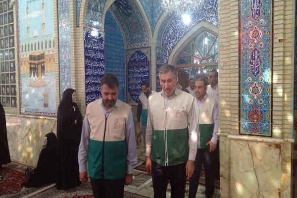 تجدید میثاق مسؤولان بنیاد کرامت رضوی با شهدا در گلزار شهدای امامزاده یحیی سمنان