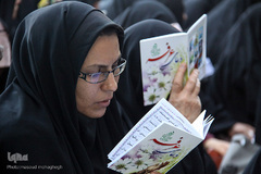 مراسم قرائت دعاي پرفيض عرفه در امامزاده علي بن جعفر صادق(ع) سمنان
