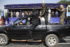 رژه نیروهای مسلح در سمنان