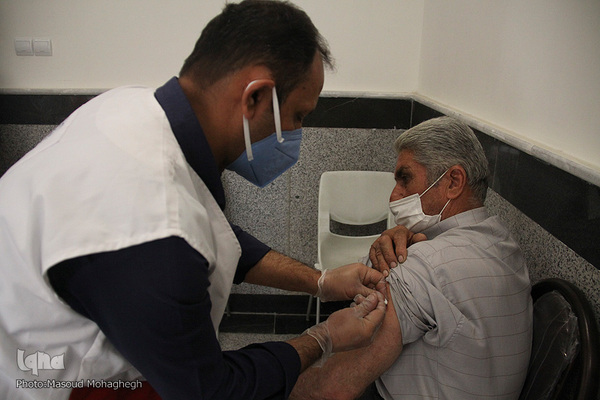 تزریق واکسن کرونا به سنین بالای 70 سال - سمنان
