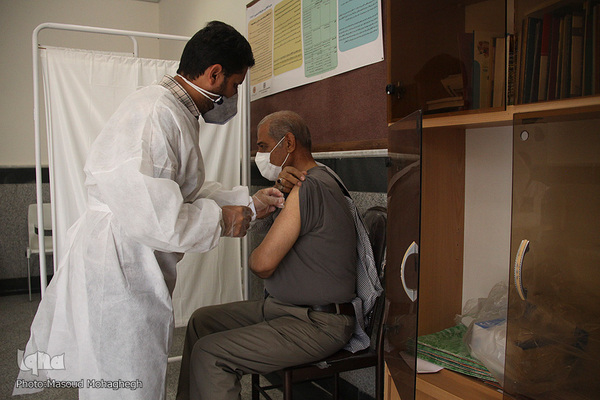 تزریق واکسن کرونا به سنین بالای 70 سال - سمنان
