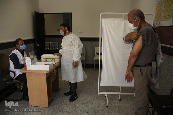 تزریق واکسن کرونا به سنین بالای 70 سال - سمنان